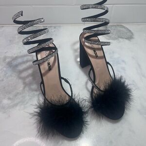 Fashion Nova Black Strappy Heel w/ Feather Detail, size 9. Prom homecoming shoes